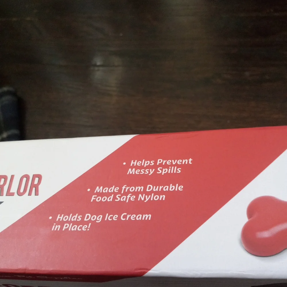 NEW GoSports Pupscream Parlor Non-Slip Frozen Dog Treat Ice Cream Holder No Mess